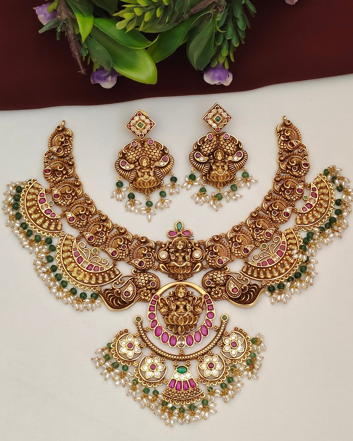 Antique Finish Neckset