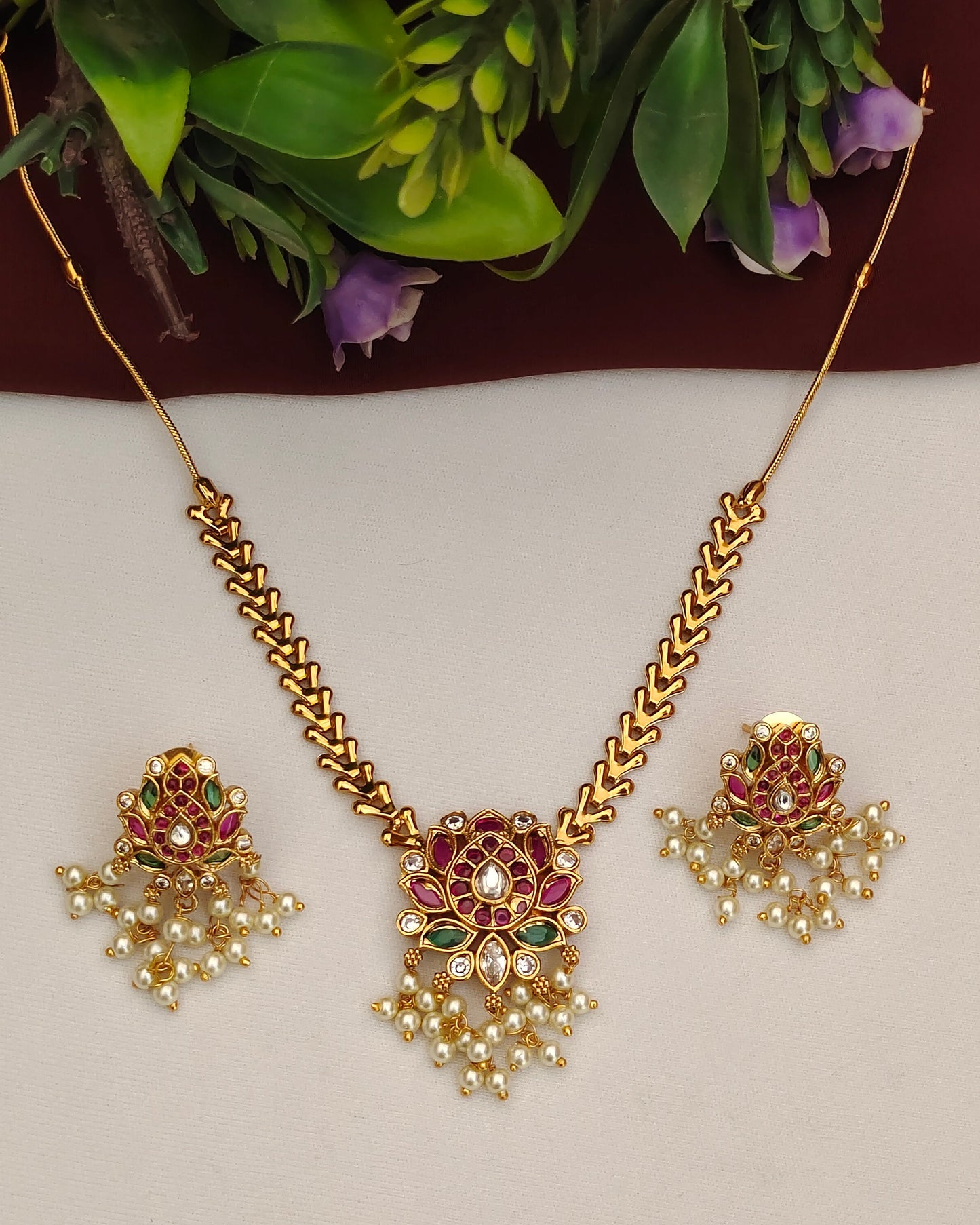 Matte Finish Neckset