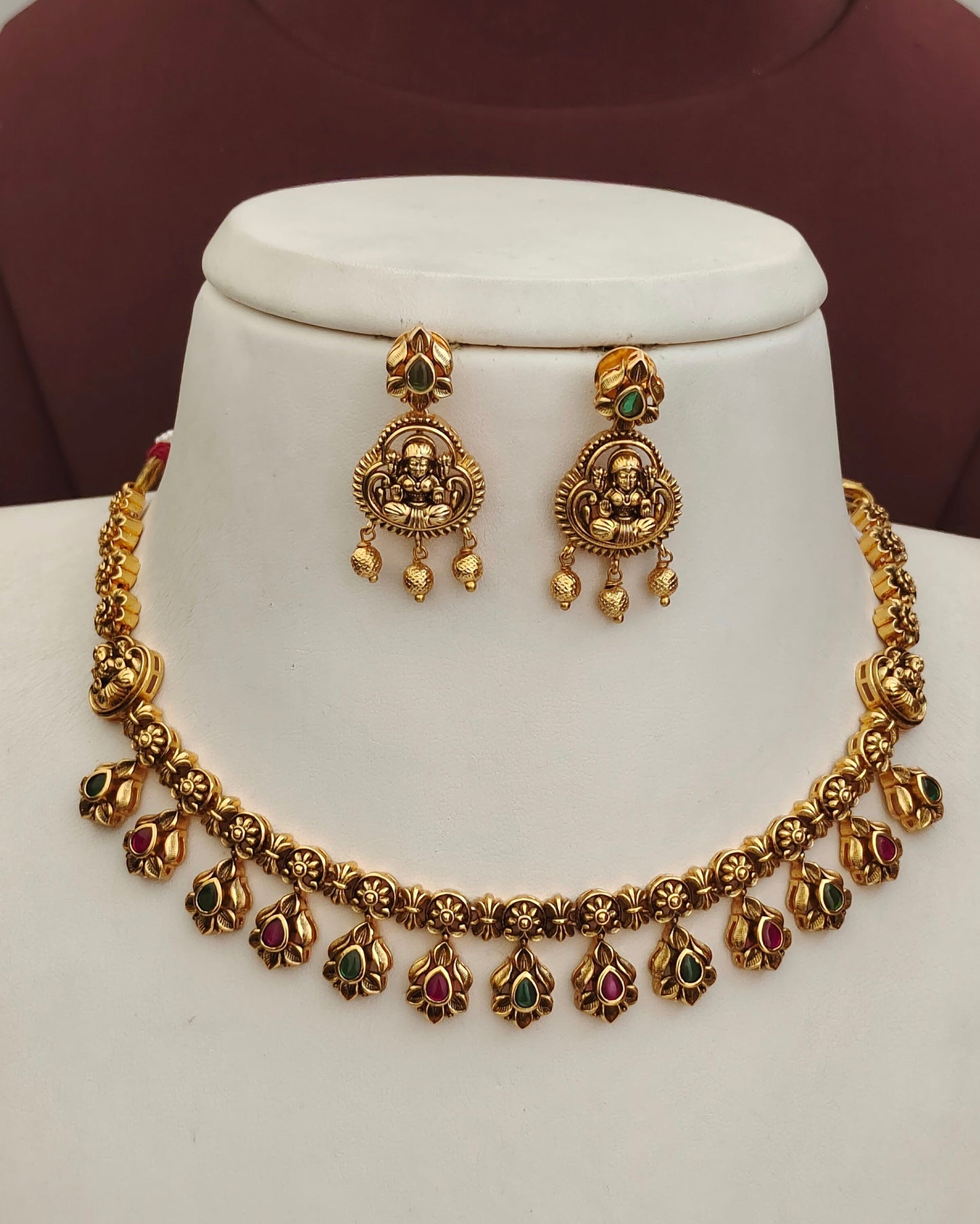 Antique Finish Neckset